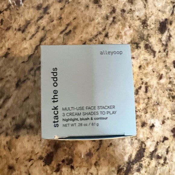 Alleyoop Other - New in box Alleyoop Stack The Odds highlight blush & contour in sassy pants